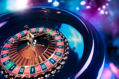 Multi-camera view of Monopoly Live game on jiaoqiu